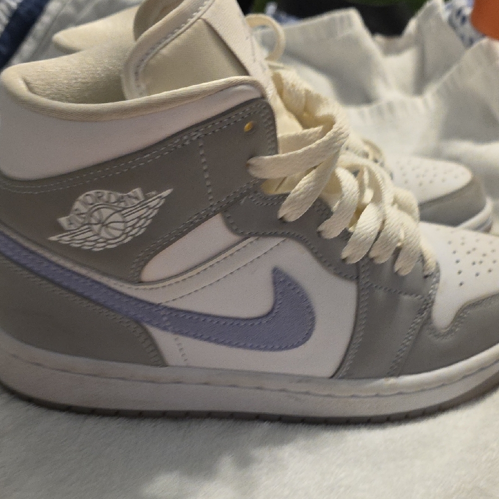 Jordan Gray and White Sneakers Iconic High-Top Design